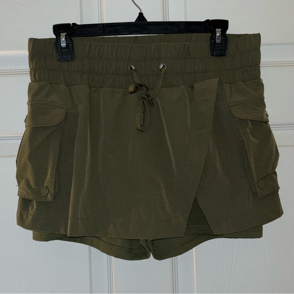 NWOT Popflex Hiking Superskort in Dark Olive - Picture 9 of 9